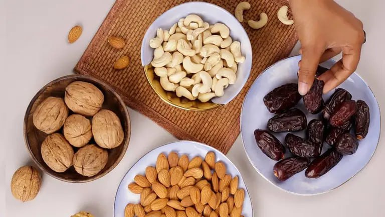 Kada geriausia valgyti riešutus ir džiovintus vaisius: įdomūs patarimai, kurių dauguma žmonių nežinojo
